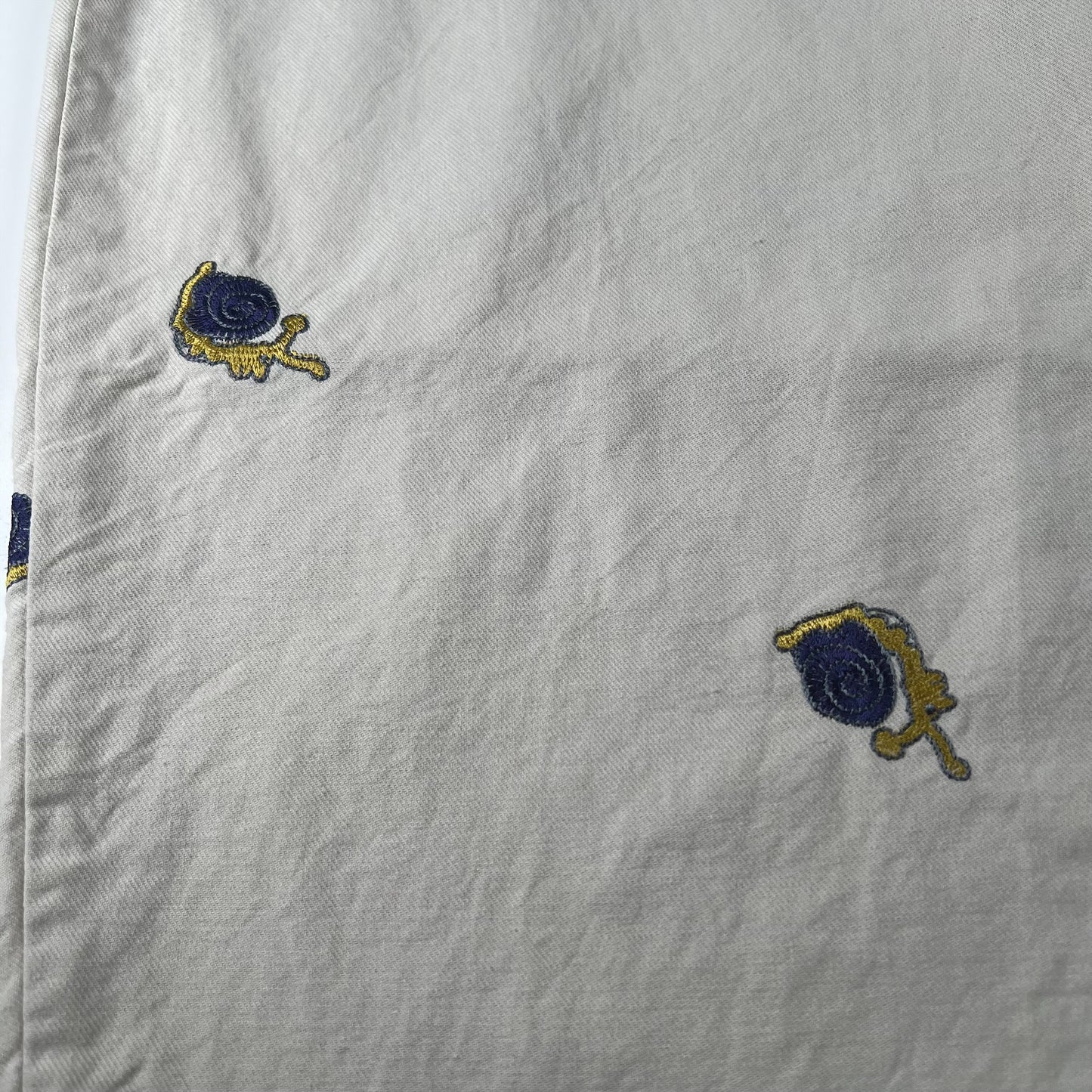 でんでんむしの刺繍パンツ