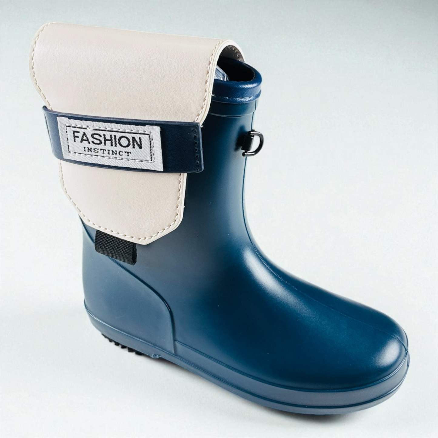 蓝色雨靴肩背包